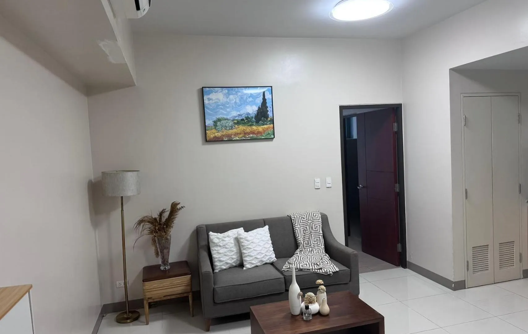 One Uptown Residence Taguig Aparthotel